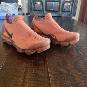 Nike VaporMax Flyknit Slip-On in Pink and Red